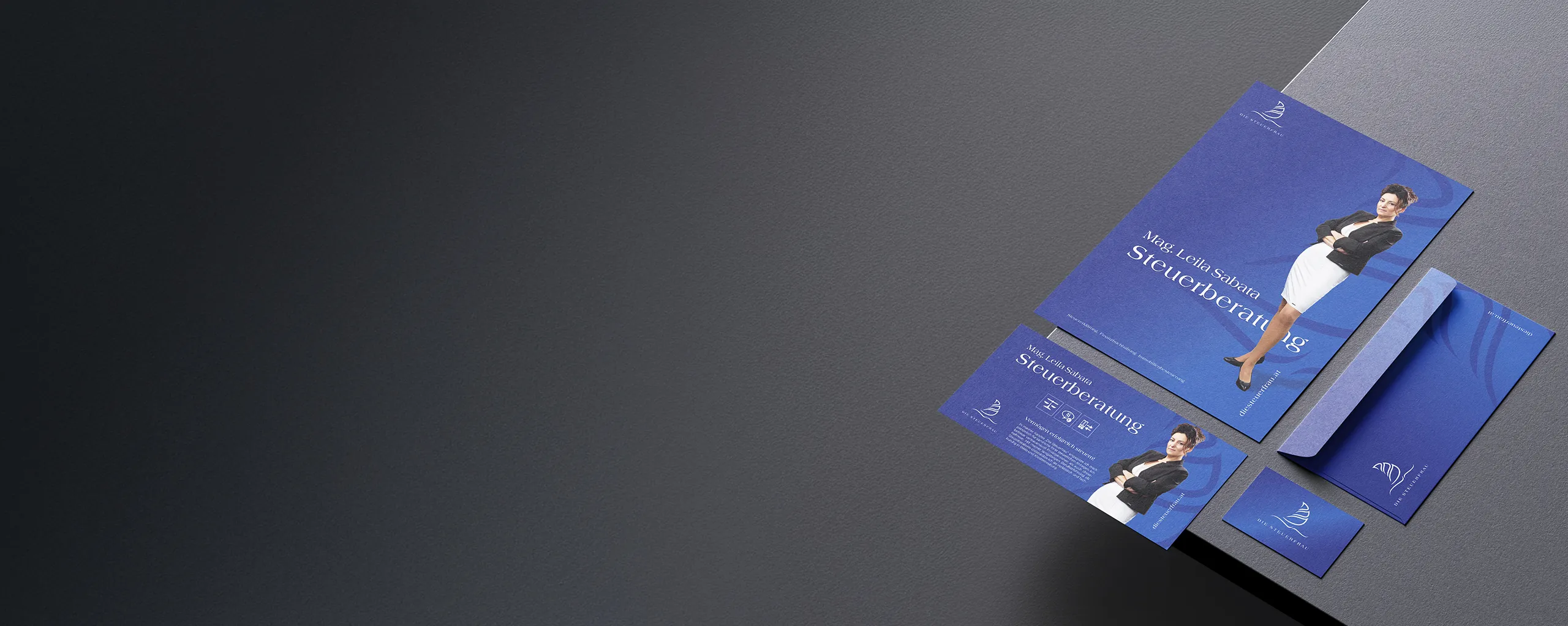 Abb.: Werner Design - Branding für Buchhalter, Steuerberater und Wirtschaftsprüfer, Bild zeigt Drucksorten von der Steuerberaterin, Die Steuerfrau, Hero-Bild