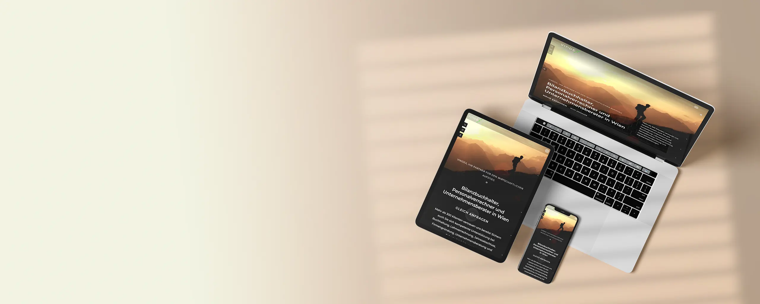 Webdesign, Webentwicklung: responsive Buchhalter-Website auf Smartphone, Laptop und Tablet, Hero Abb.: Werner Design - Webdesign, Webentwicklung - responsive Website für Buchhalter in Wien auf Smartphone, Laptop und Tablet, Hero-Bild